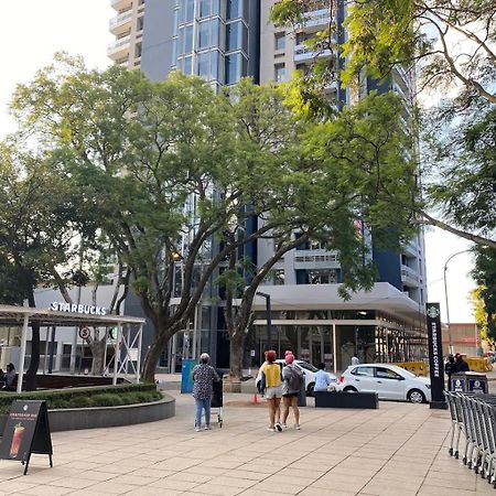 One Rosebank Stay Joanesburgo Exterior foto